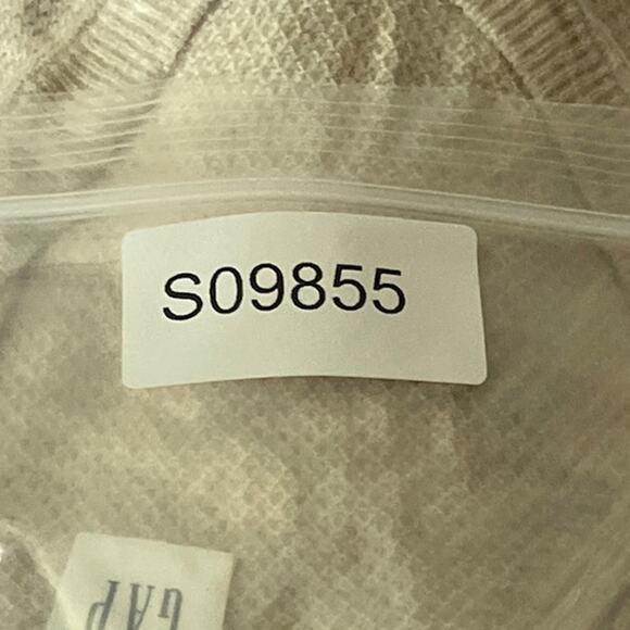 Gap Womens Sweater Cream V Neck Extra Fine Merino Wool Blend Medium Tall - Picture 12 of 12